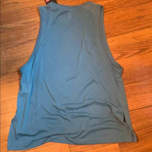 NWT Under Armour tank medium - Picture 5 of 5